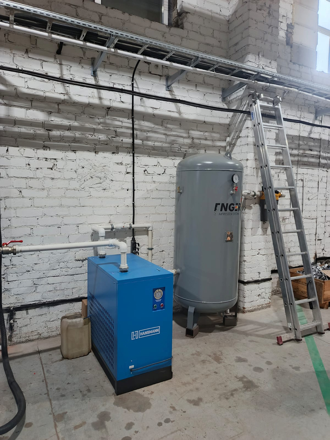 Винтовой компрессор "Hansmann" RSA 37 10 бар для ООО «Газснабинвест»